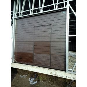 Секционные ворота Alutech 3200*2600*500 с калиткой, цвет - коричневый