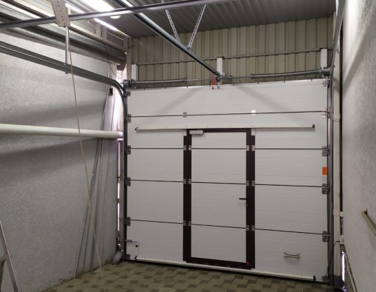Автоматические гаражные секционные ворота с калиткой_29-05-24(4) | Компания Сокол